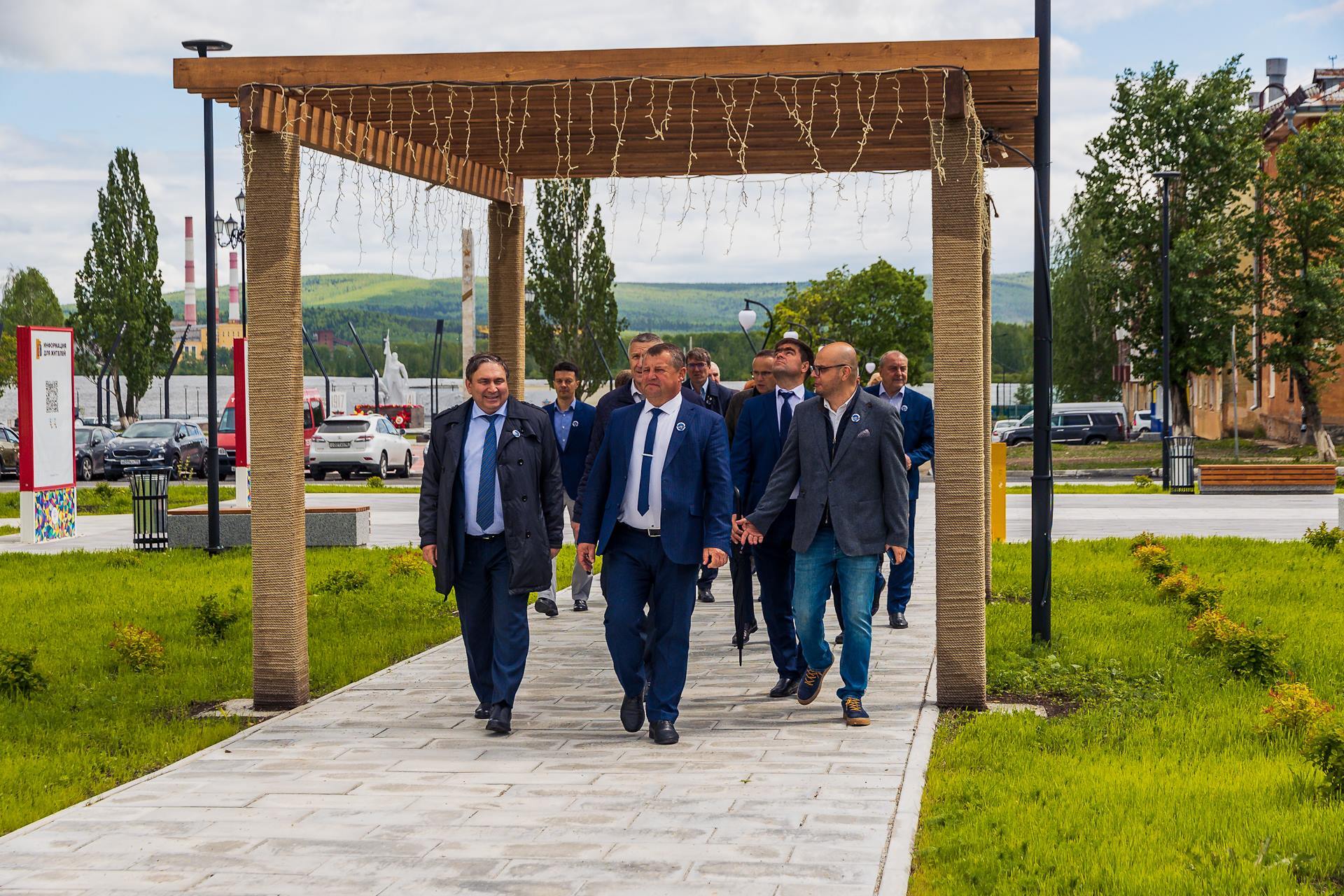 Набережная огней» продолжает преображаться | 08.06.2022 | Кировград -  БезФормата